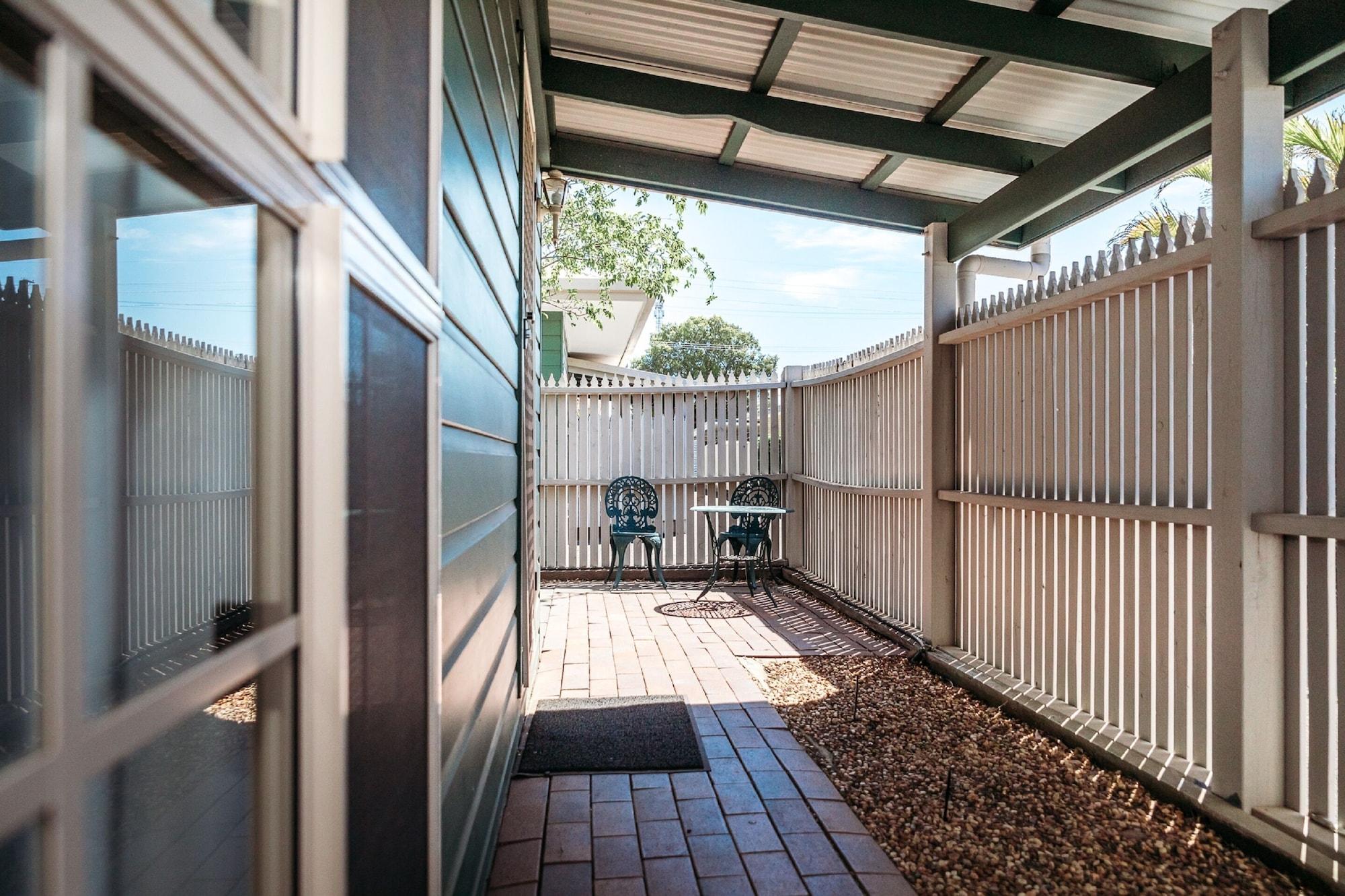 Country Pathfinder Motor Inn Dalby Exterior photo