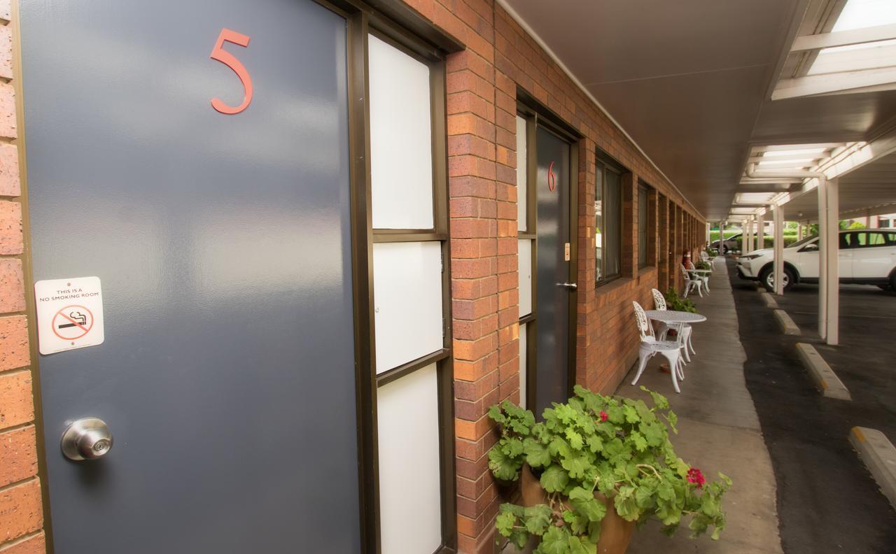 Country Pathfinder Motor Inn Dalby Exterior photo